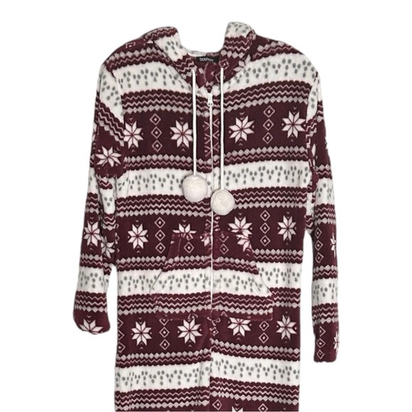 ๐บ Boohoo Fleece Burgundy Fair Isle One Piece Pajamas Size 4 Winter Snowflake - Picture 3 of 9